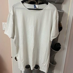 Divided H&M white raw edge tshirt 3/15$